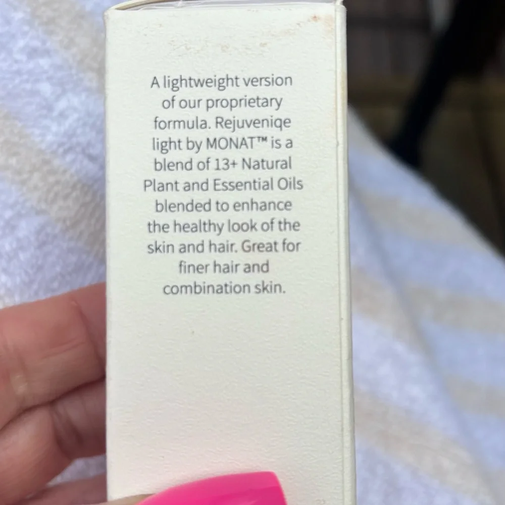 Monat Rejuveniqe “Light” Oil Intensive